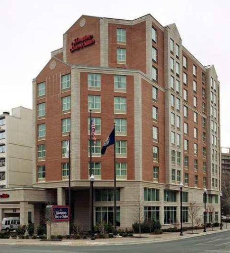 Hampton Inn & Suites Reagan National Airport - Crystal City