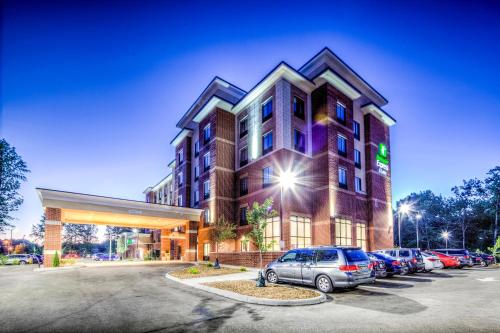 Holiday Inn Express & Suites Cleveland/Westlake