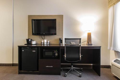 MainStay Suites Pittsburgh Airport