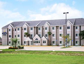 Microtel Inn & Suites by Wyndham Breaux Bridge